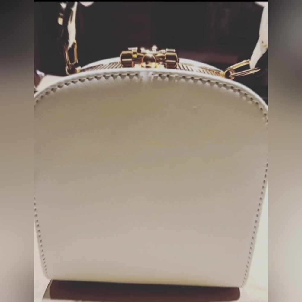 White Quilted Pyramid Crossbody Bag - Women - Picture 3 of 3